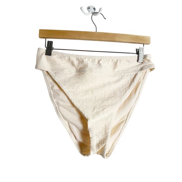 Sanctuary Cream Ribbed Two Piece Underwire Bikini Set Size Large - Picture 8 of 14